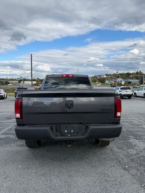 2022 Ram 1500 Classic Warlock photo 2