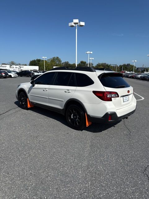 2018 Subaru Outback 2.5i Premium photo 3