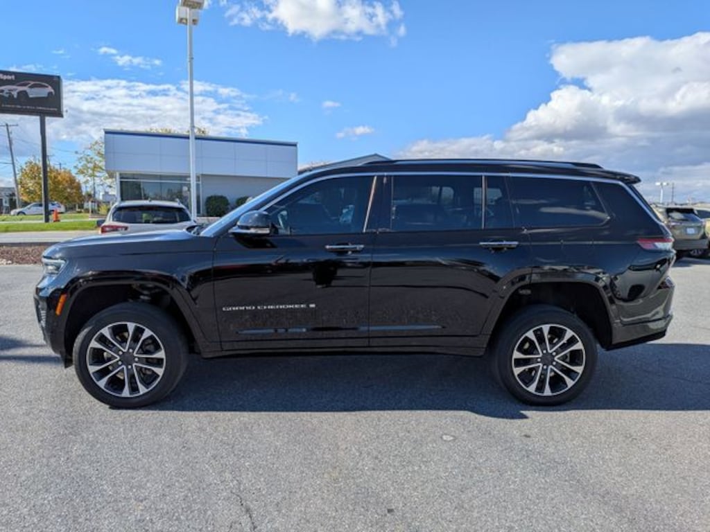 Used 2022 Jeep New Grand Cherokee Overland SUV
