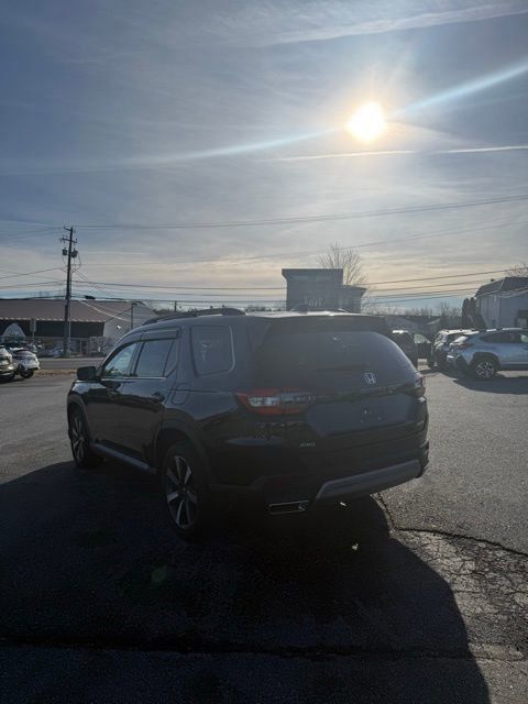2023 Honda Pilot Touring photo 3