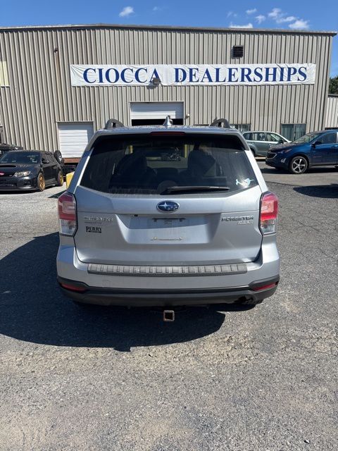 2017 Subaru Forester 2.5i Premium photo 3