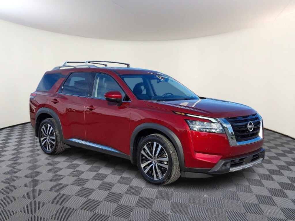 Used 2024 Nissan Pathfinder Platinum SUV