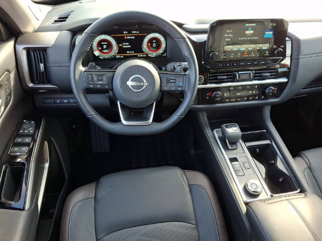Used 2024 Nissan Pathfinder Platinum SUV