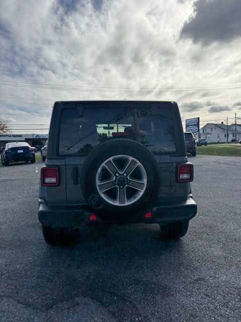 2022 Jeep Wrangler Unlimited Sahara photo 4