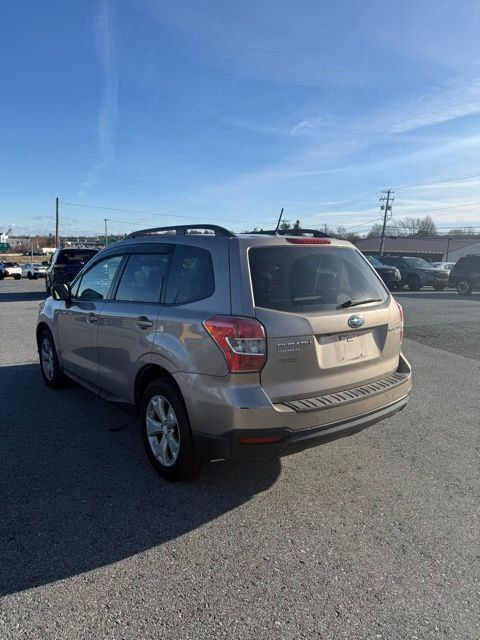 2015 Subaru Forester 2.5i Premium photo 3