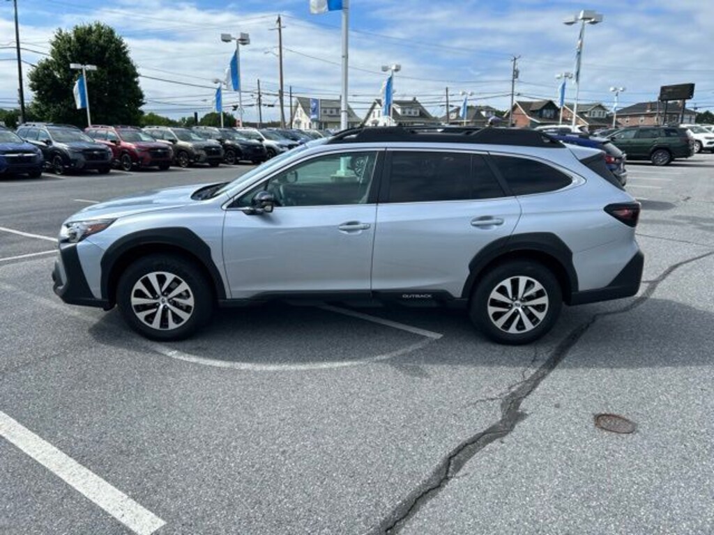 Used 2025 Subaru Outback Premium SUV