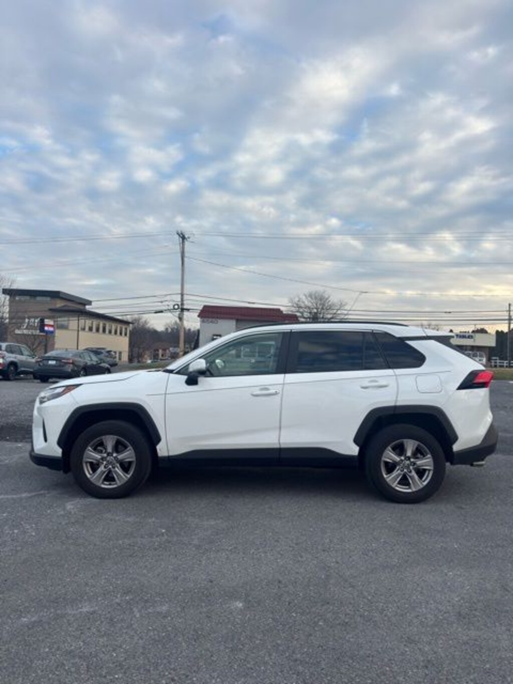 Used 2022 Toyota RAV4 XLE SUV