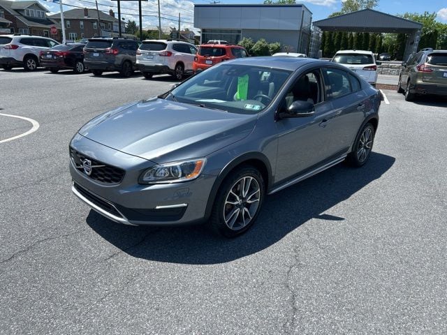 2017 Volvo S60 T5 AWD Cross Country Platinum's photo