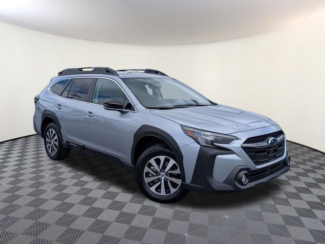 2025 Subaru Outback Premium's photo
