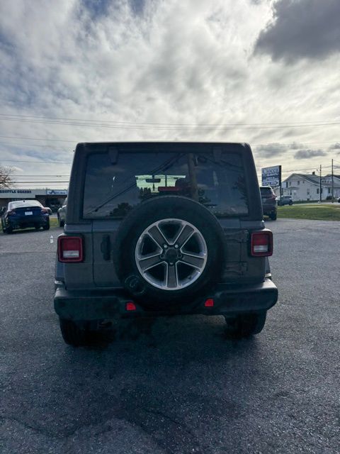 2022 Jeep Wrangler Unlimited Sahara photo 4