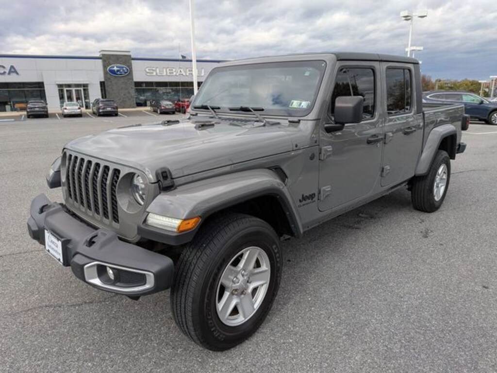 Used 2022 Jeep Gladiator Sport Truck Crew Cab