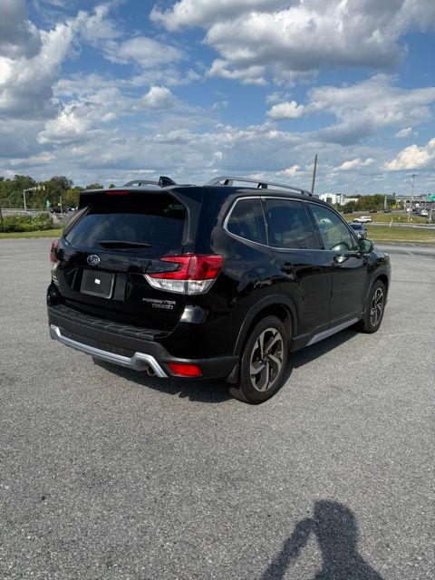 2022 Subaru Forester Touring photo 2