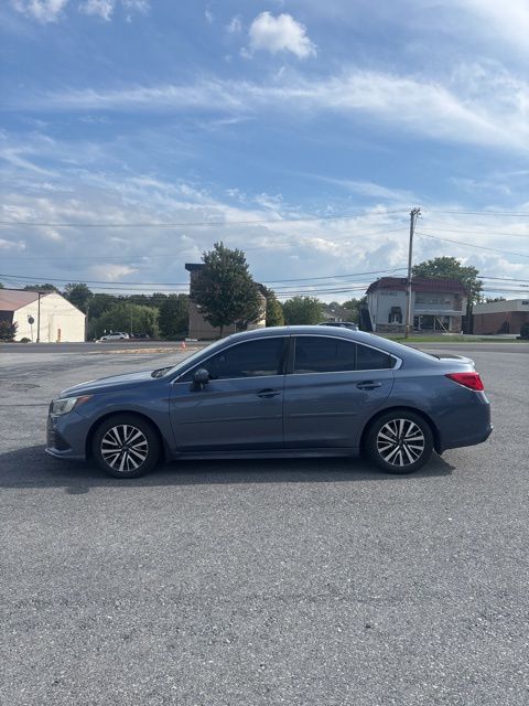 2018 Subaru Legacy 2.5i photo 2