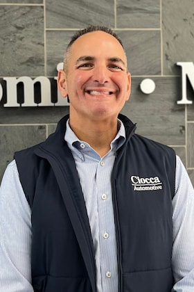 Staff member Bernie Ferretti from ID_b48582728576