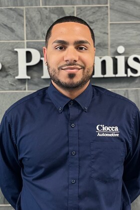 Staff member Elian Infante from ID_07db7c1c8dab