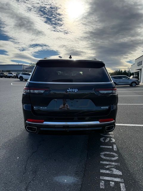 2022 Jeep Grand Cherokee Overland photo 3