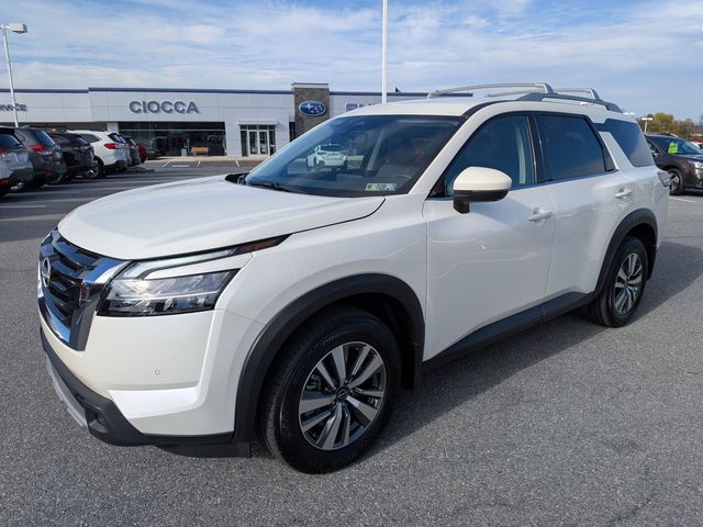 2024 Nissan Pathfinder SL photo 2
