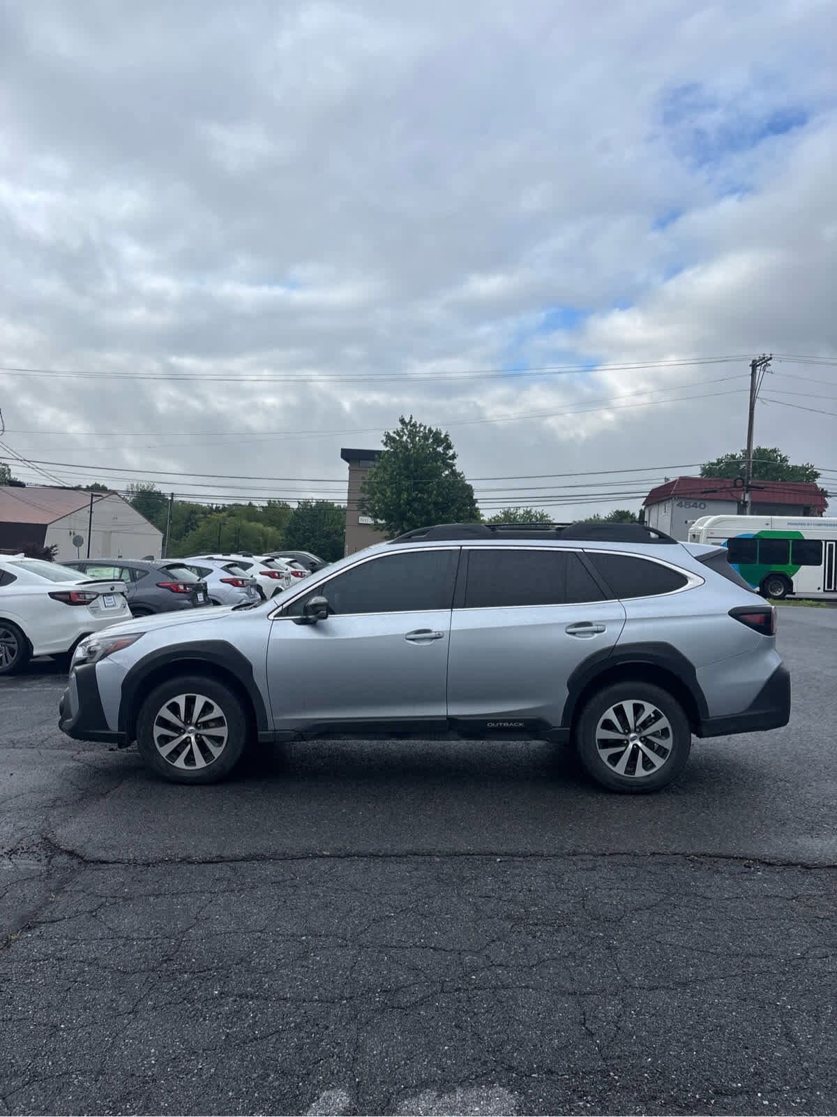 2024 Subaru Outback Premium photo 2