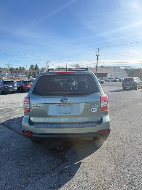 2014 Subaru Forester 2.5i Premium photo 4
