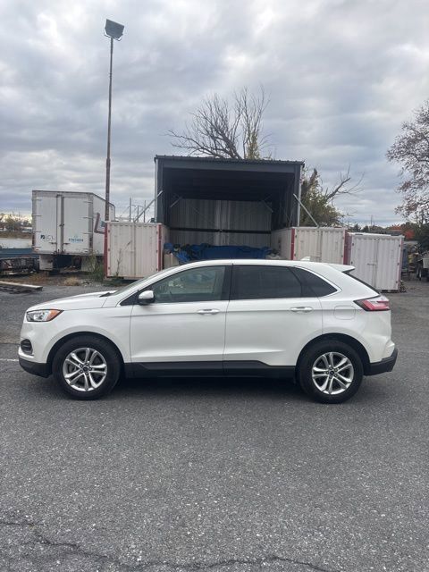 2020 Ford Edge SEL photo 2