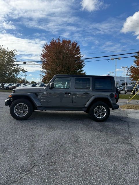 2022 Jeep Wrangler Unlimited Sahara photo 2
