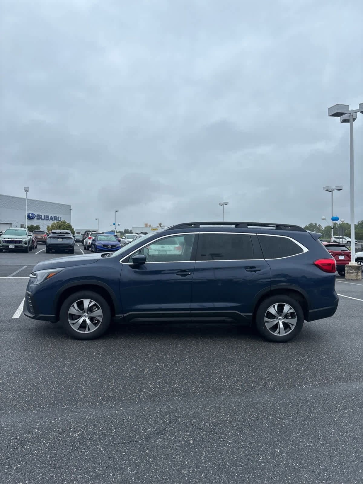 2024 Subaru Ascent Premium photo 2
