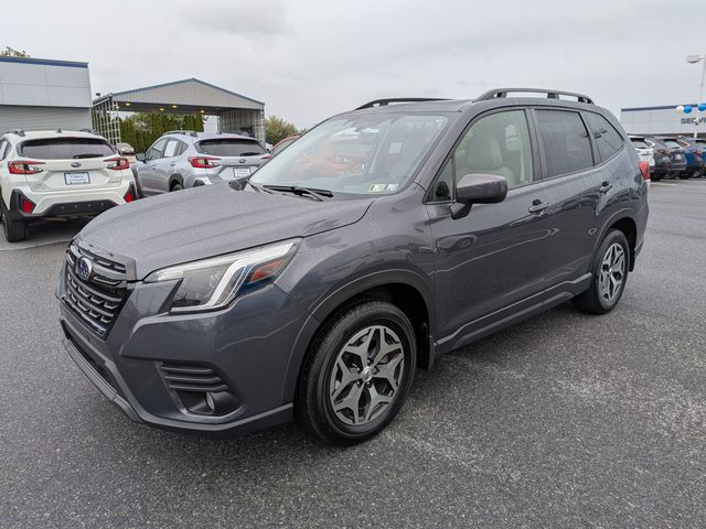 2022 Subaru Forester Premium photo 2