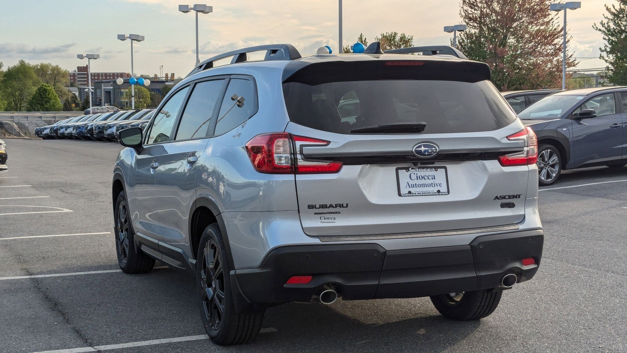 2025 Subaru Ascent Onyx Edition Touring photo 4