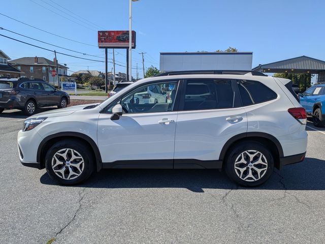 2021 Subaru Forester Premium photo 4