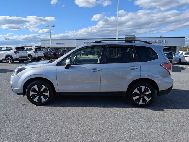 2017 Subaru Forester 2.5i Premium photo 4