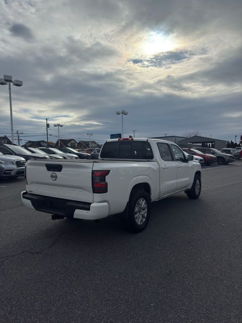 2022 Nissan Frontier SV photo 3