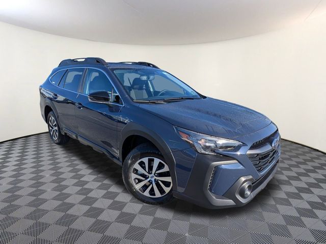 2025 Subaru Outback Premium's photo