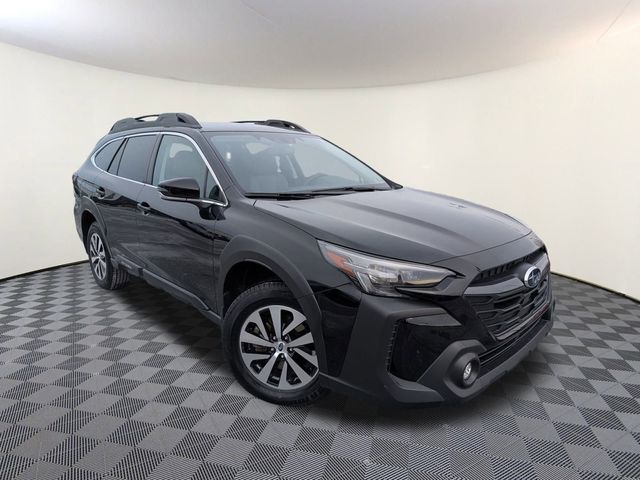 2025 Subaru Outback Premium's photo