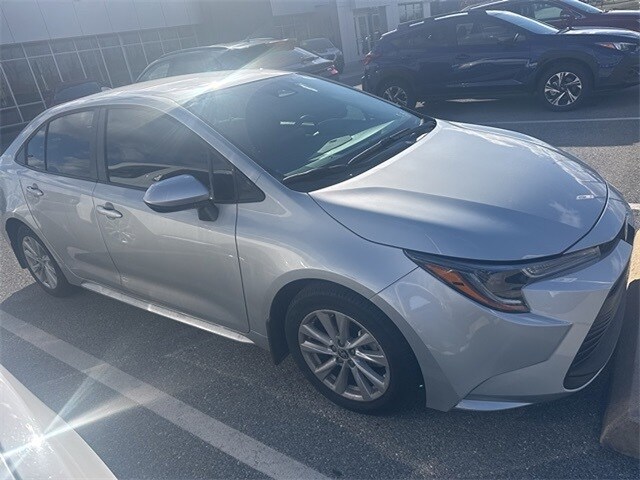 2024 Toyota Corolla LE photo 2