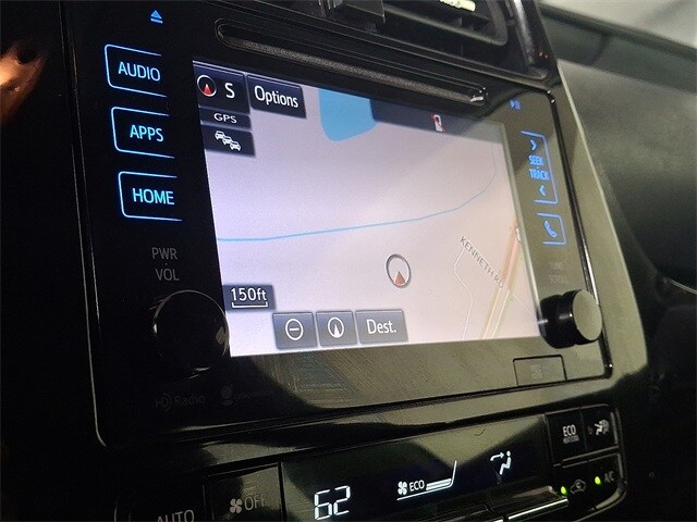 2018 Toyota Prius Three photo 3