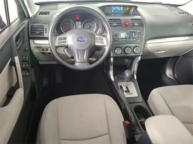 2015 Subaru Forester 2.5i photo 2