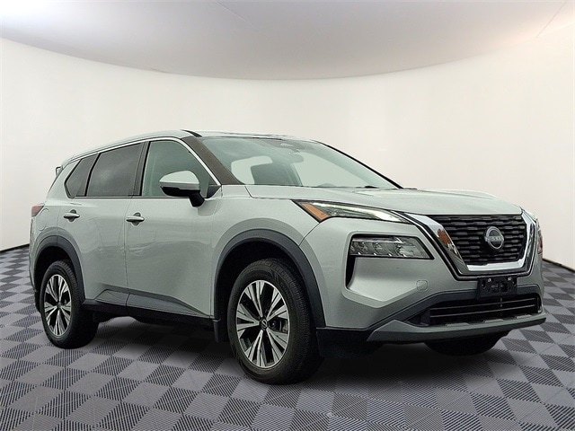 2022 Nissan Rogue SV's photo