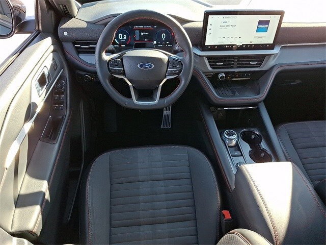 2025 Ford Explorer ST-Line photo 2