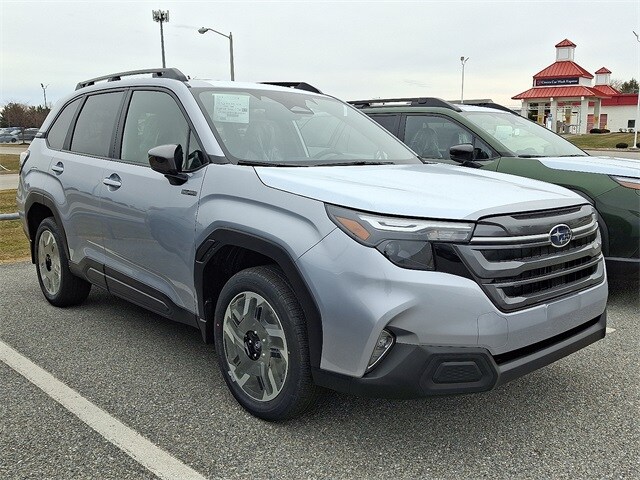 2025 Subaru Forester Premium's photo