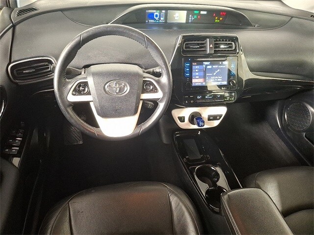 2018 Toyota Prius Three photo 2