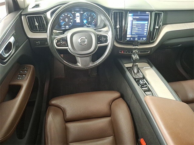 2018 Volvo XC60 T5 Inscription photo 2