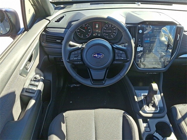 2025 Subaru Forester Premium photo 2