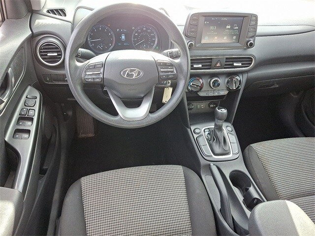 2020 Hyundai Kona SE photo 2