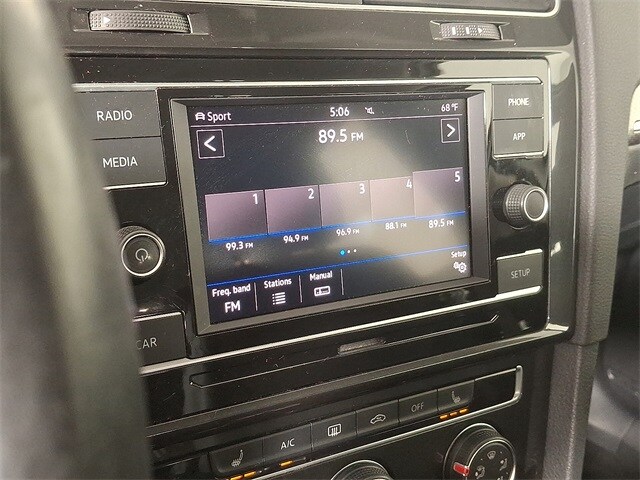 2019 Volkswagen Golf Alltrack TSI S photo 3