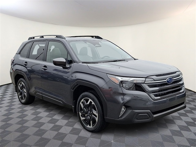 2025 Subaru Forester Premium's photo