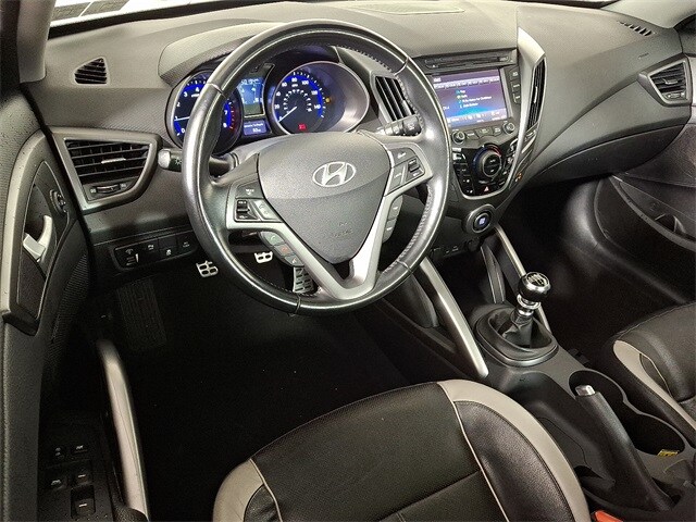 2014 Hyundai Veloster Turbo photo 2