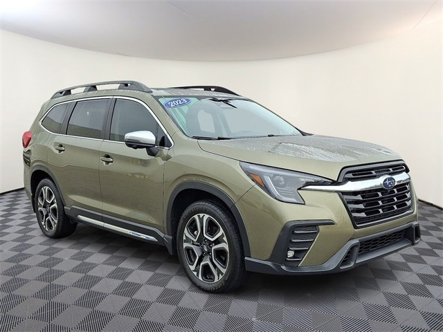 2023 Subaru Ascent Limited's photo