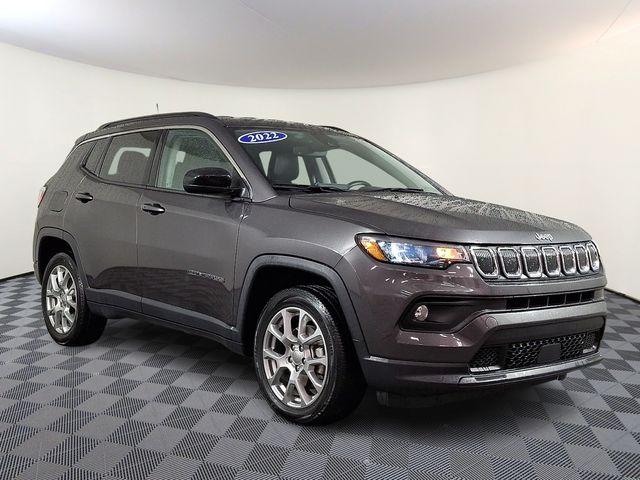 2022 Jeep Compass Latitude Lux 4X4's photo
