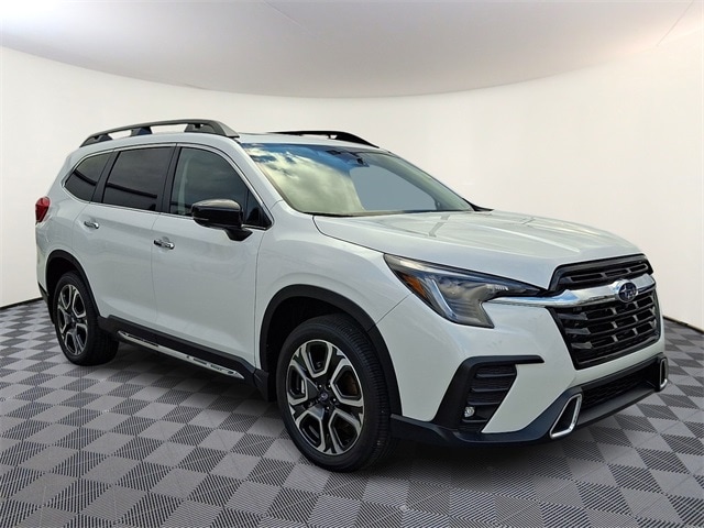 2025 Subaru Ascent Touring's photo