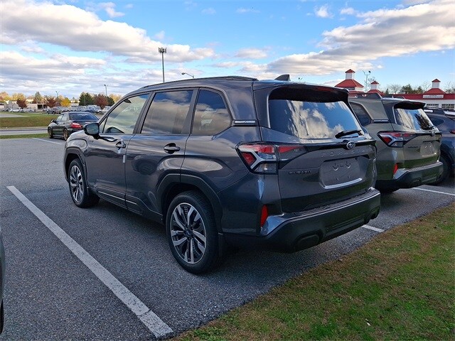 2025 Subaru Forester Touring photo 3